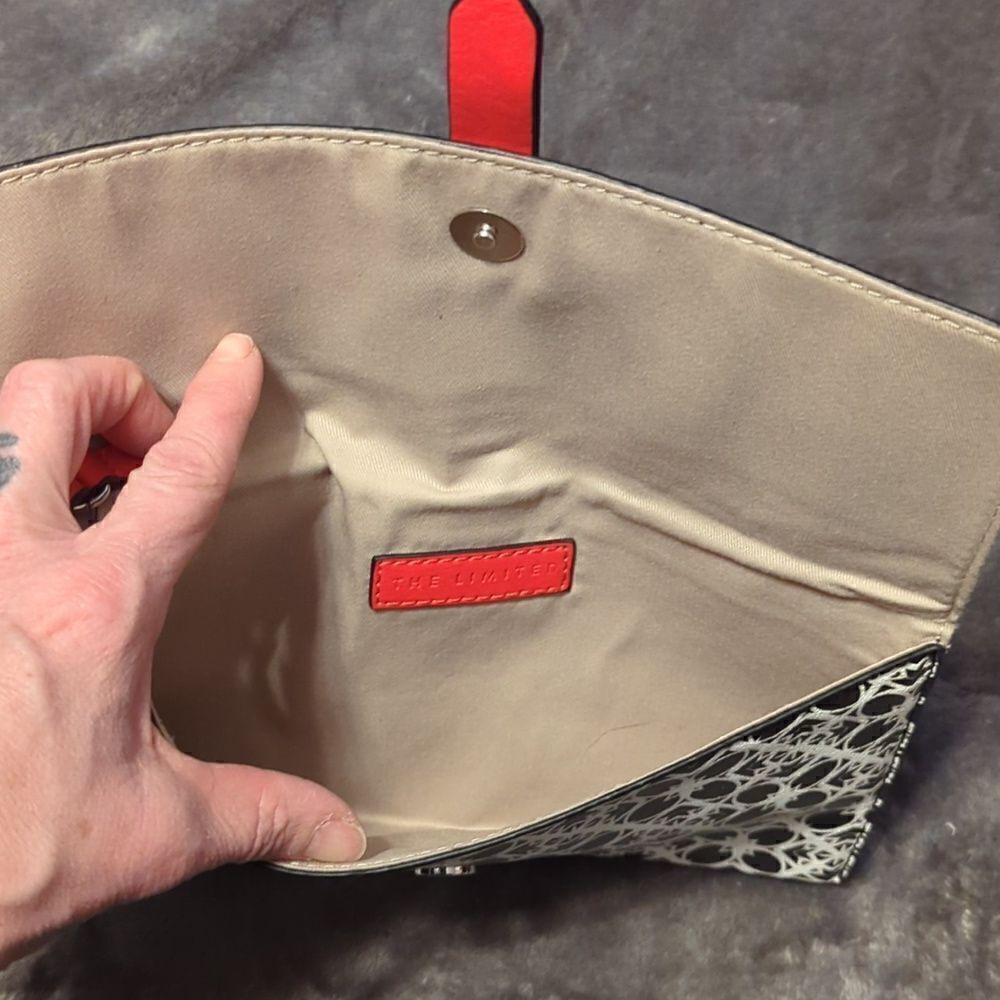NEW The Limited Black White‎ and Red Clutch Wallet - Picture 6 of 9